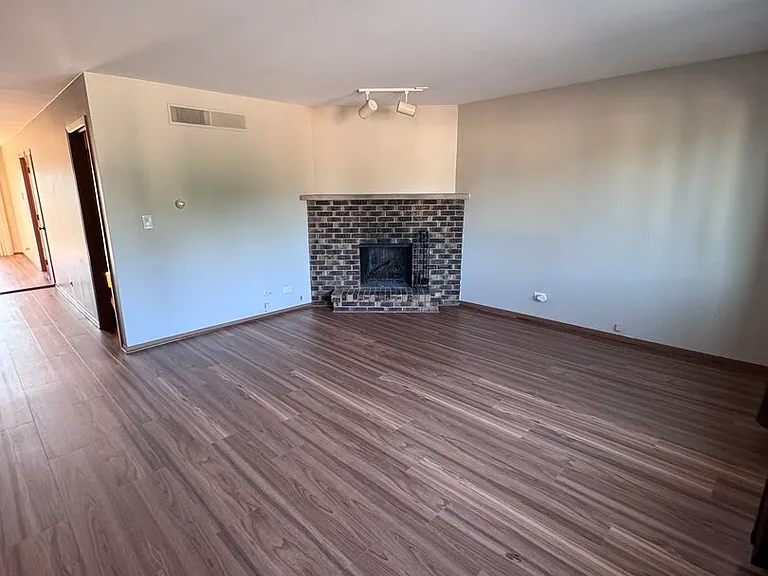 539 N Lake St #539 — Photo 4