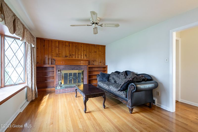 4th image of 138 Elm Avenue