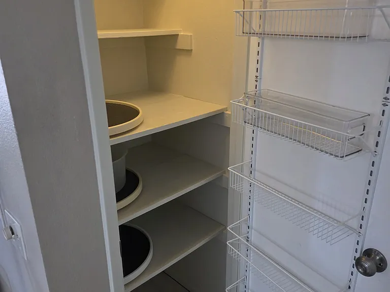 pantry off kitchen