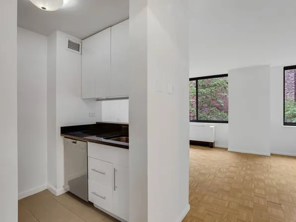 295 Greenwich St, New York, NY
