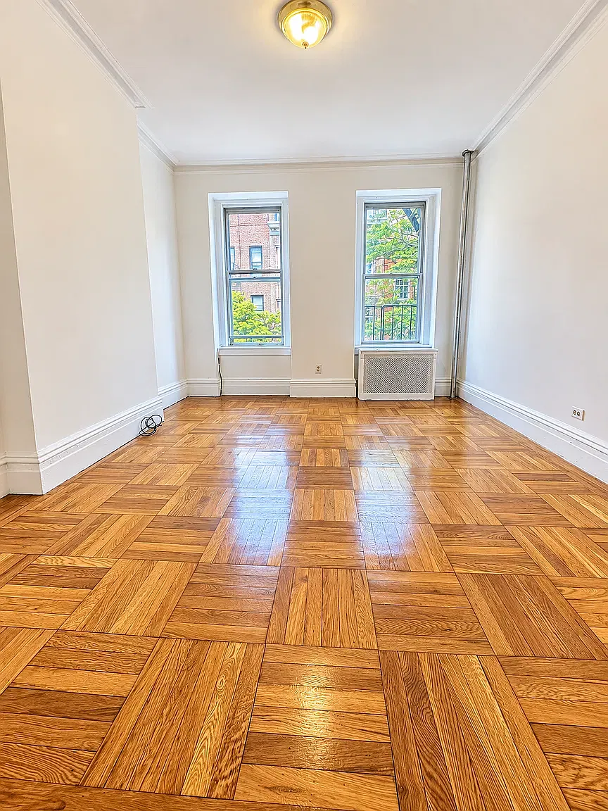 426 East 85th Street — Photo 2