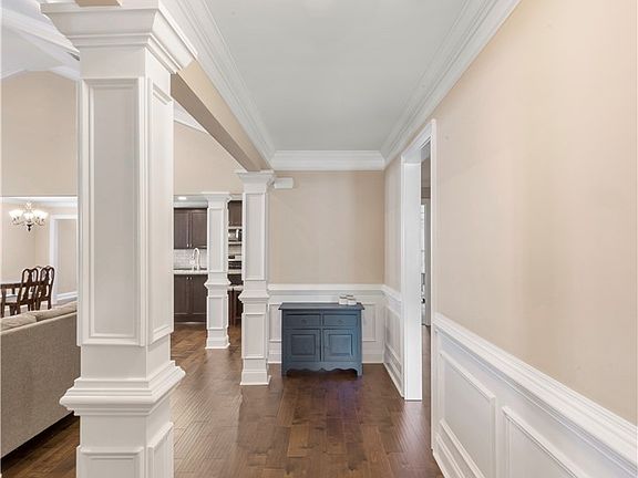 3rd image of 2417 Snowshill Ln