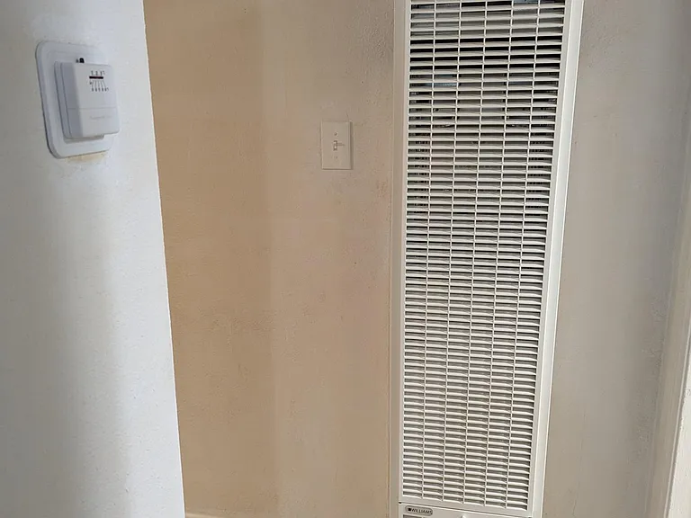 Wall mounted heater