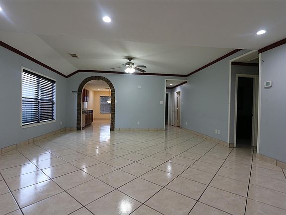 2nd image of 5914 Ridgebriar Ln