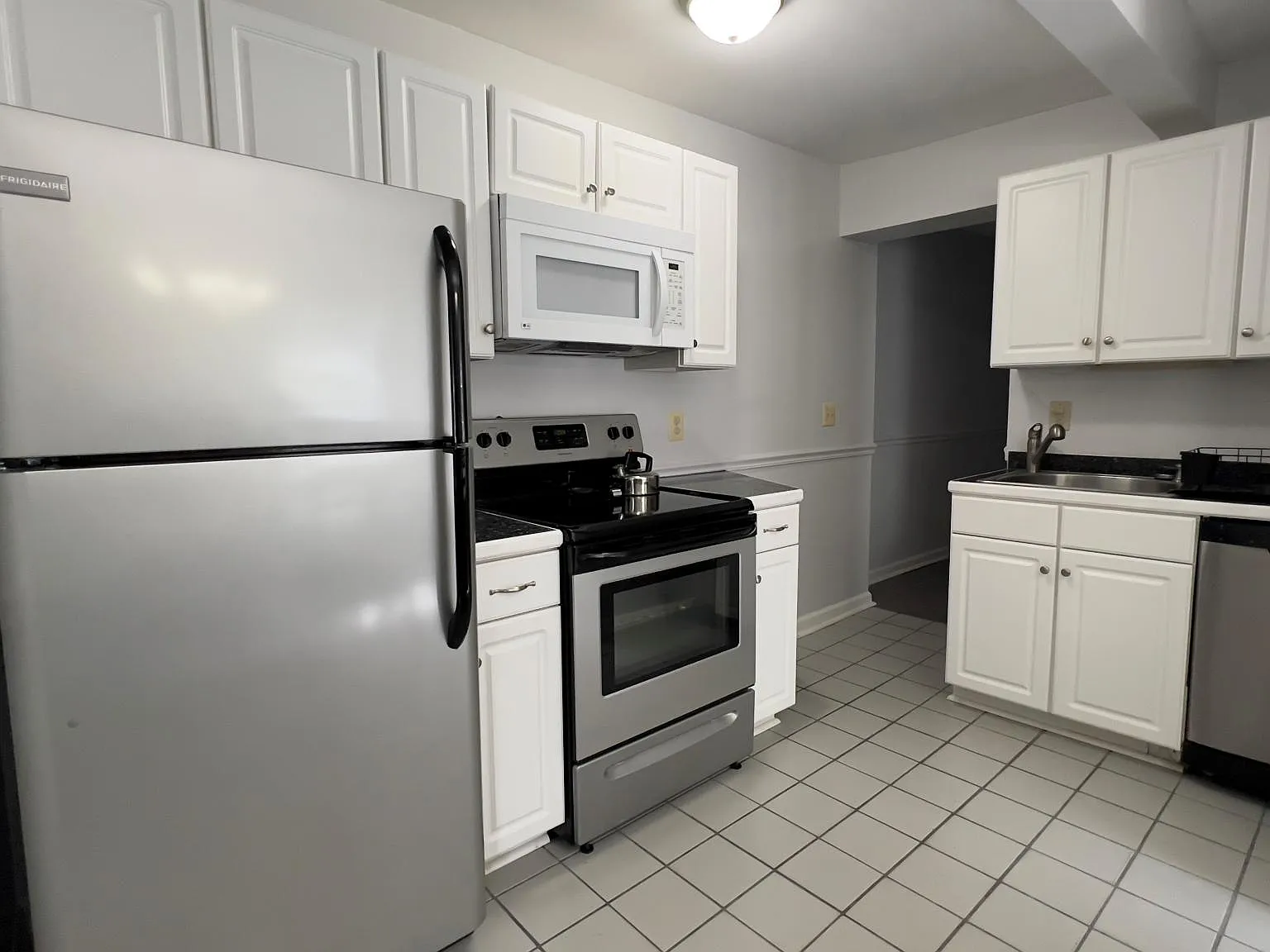 1 bed, 800 sqft, $2,000 — Photo 2
