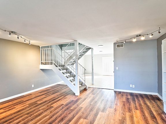 5th image of 1002 E Northfield Blvd APT A105
