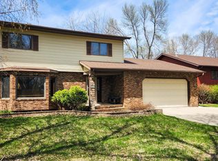 1937 19th St S, Fargo, ND 58103