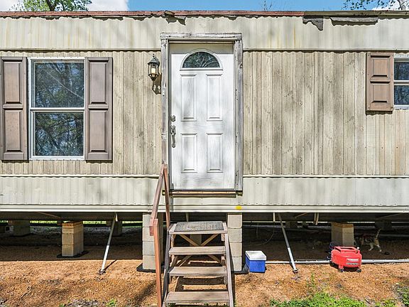 4th image of 15003 Rosebud Ln
