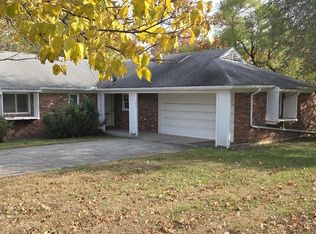 3839 W 95th Ter, Overland Park, KS 66206