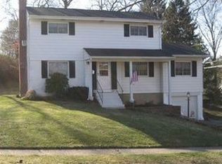 6 Shelton Ct, Commack, NY 11725