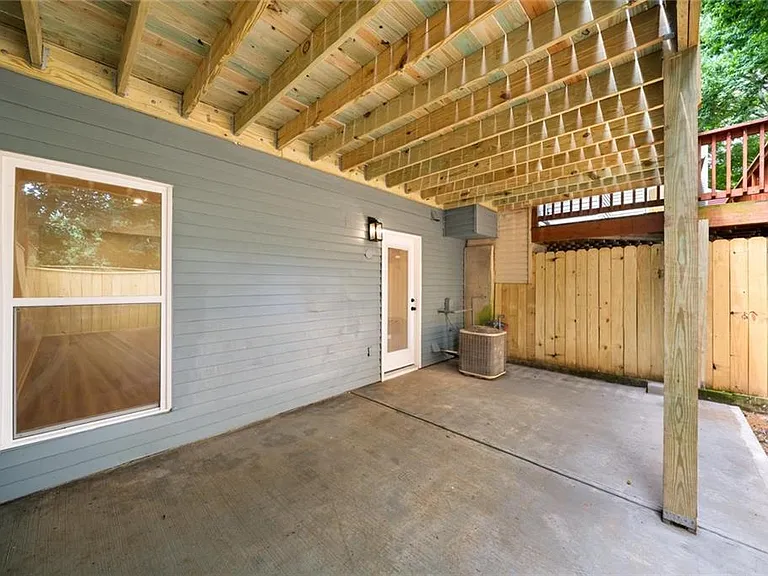 1105 Wedgewood Way — Photo 17