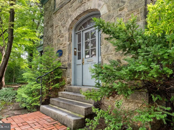 20 E Penn St APT 1, Philadelphia, PA 19144