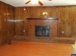 212 Meadowbrook Dr, Martin, TN 38237