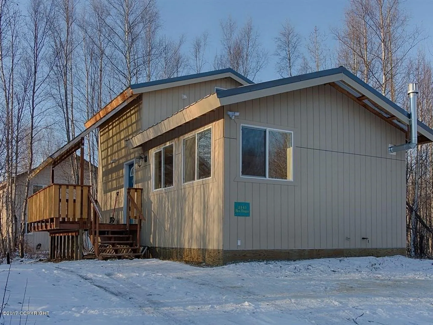 Single Family Home with 1 Bedroom 1.5 Bathroom — Photo 1