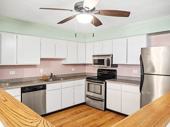 5th image of 197 W Armitage Ave APT 302