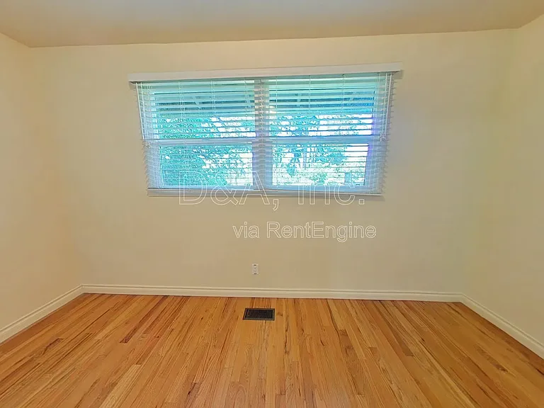 3725 SW Hilltop Dr — Photo 11