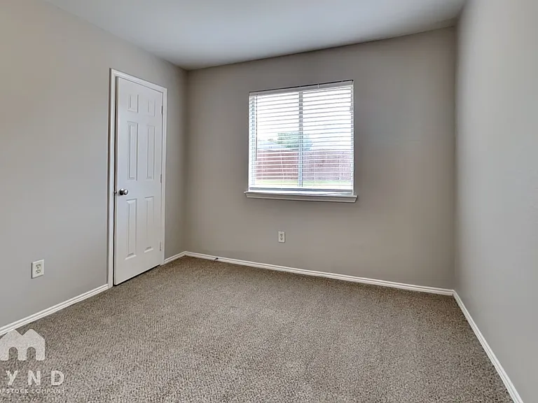 8916 Chisholm Trl — Photo 12