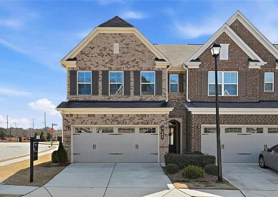 504 Elm Bluff Way