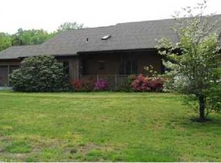 31 Pole Bridge Rd, Sandy Hook, CT 06482