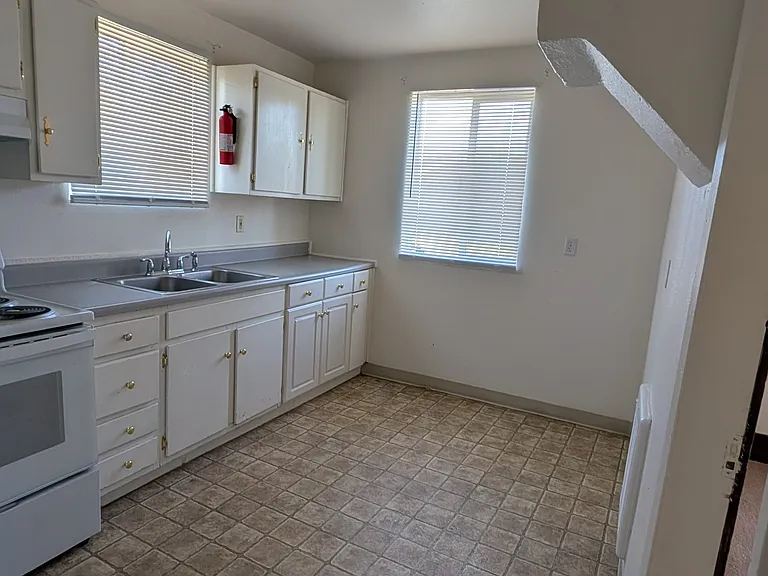 429 E Heroy Ave — Photo 10