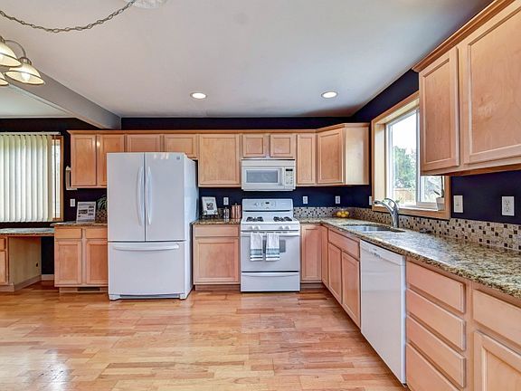 4th image of 6613 49th Pl NE