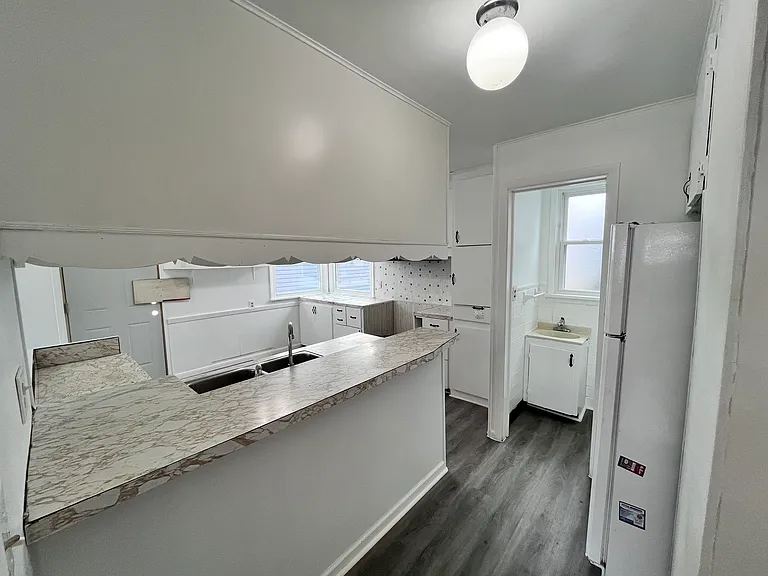 1712 Arnold Ave NW — Photo 3