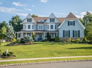 35 Deangelis Dr, Monroe, NY 10950