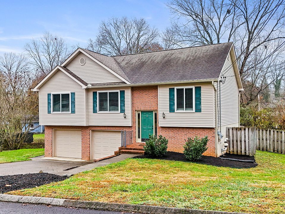 1st image of 808 Lake Glen Ln