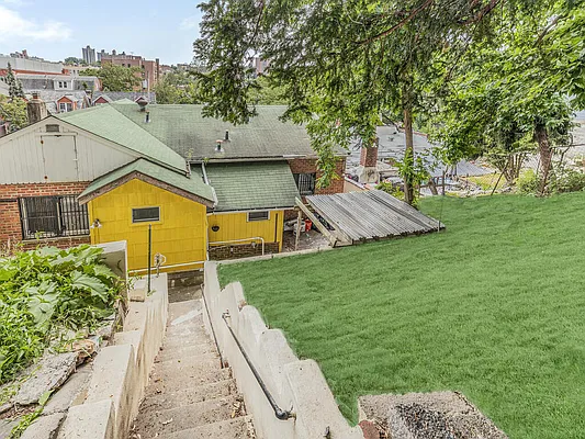 Sold by OOAKB&F INC | media 21