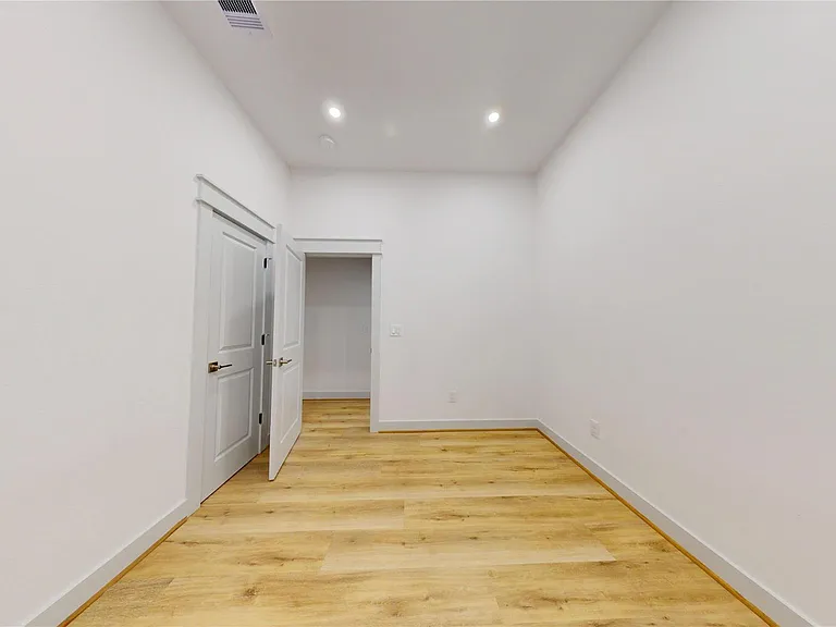 4305 Rogers St — Photo 30