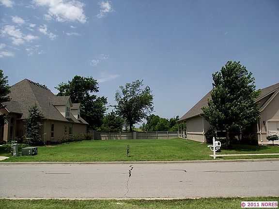 2nd image of 3916 N Pine Ave