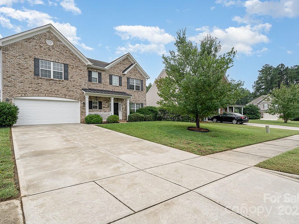 2nd image of 2262 Isaac St
