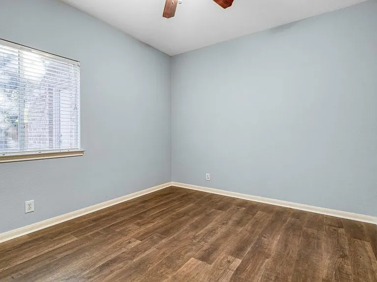 9116 Pedernales Rio — Photo 20