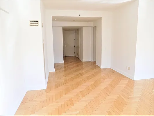 Rented by Renetta Real Estate | media 45