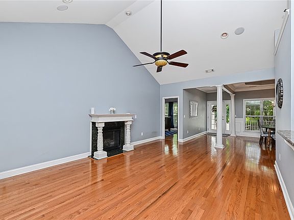 5th image of 300 Gladstone Way