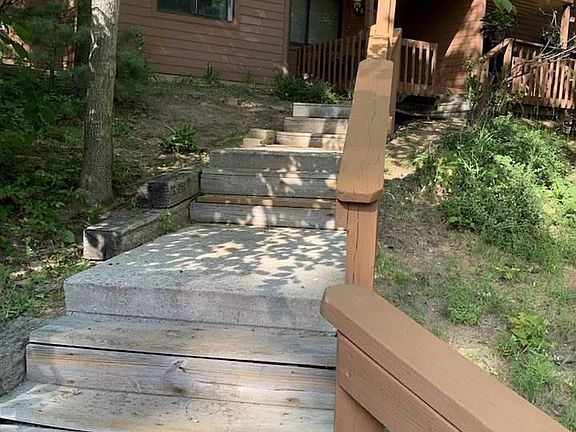 3rd image of 3924 Sherwood Forest Dr