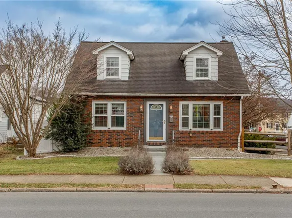 1055 Easton Rd, Hellertown, PA 18055