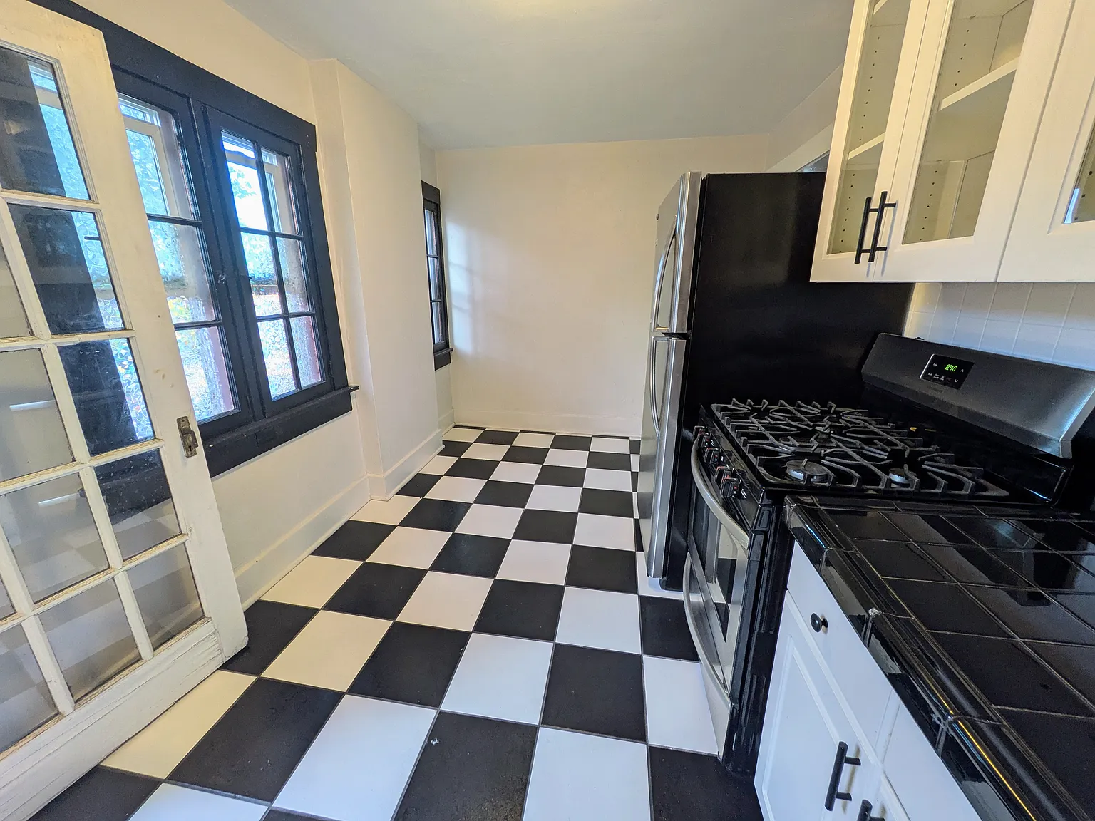 1 bed, 750 sqft, $1,699 — Photo 4