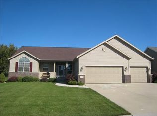 2490 Grey Wolf, Hiawatha, IA 52233
