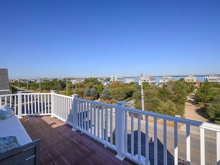 863 Dune Rd — Photo 17