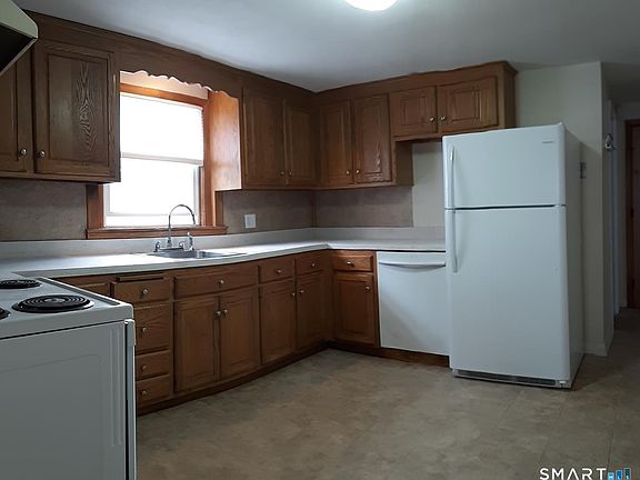 3rd image of 40 Glenwood Street