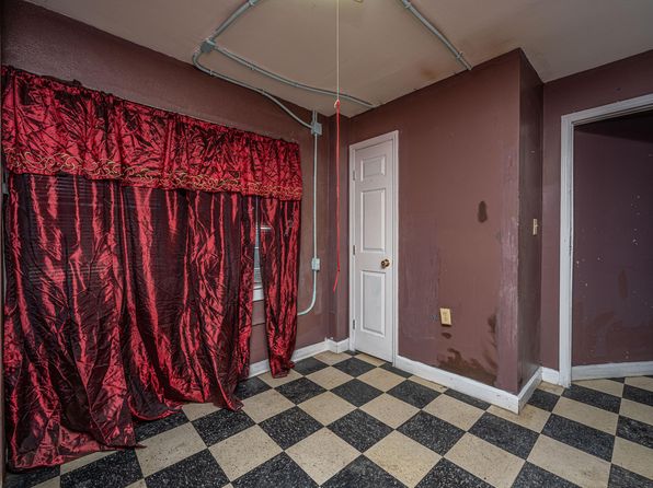 charleston-south-carolina-440949264 picture