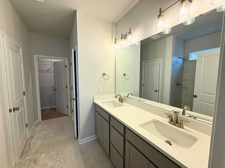 144 Gervais Cir — Photo 12