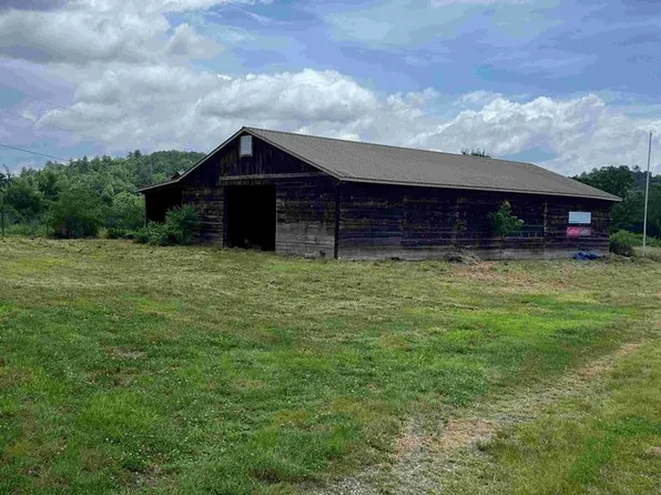 141 Doc Roof Rd, Mineral Bluff, GA 30559