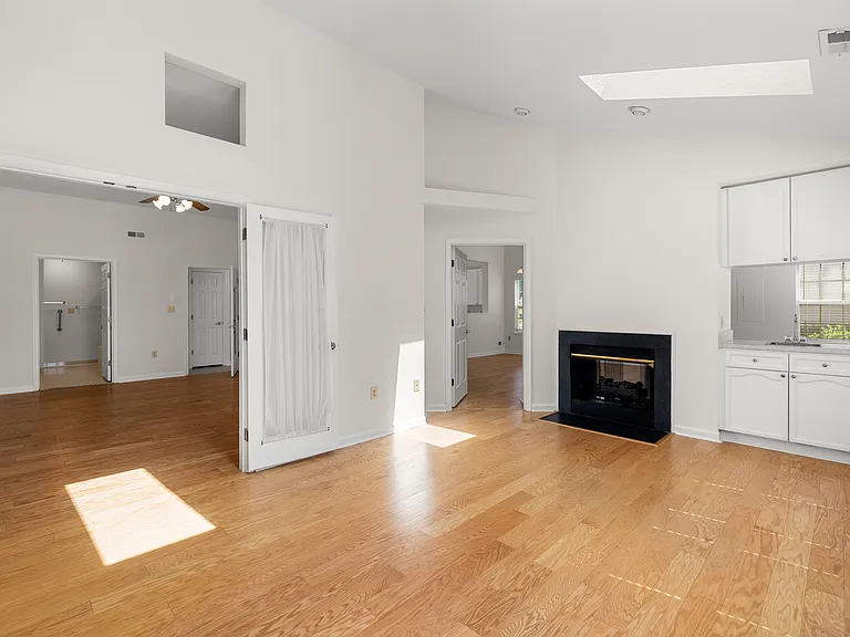 11318 Savannah Dr — Photo 24