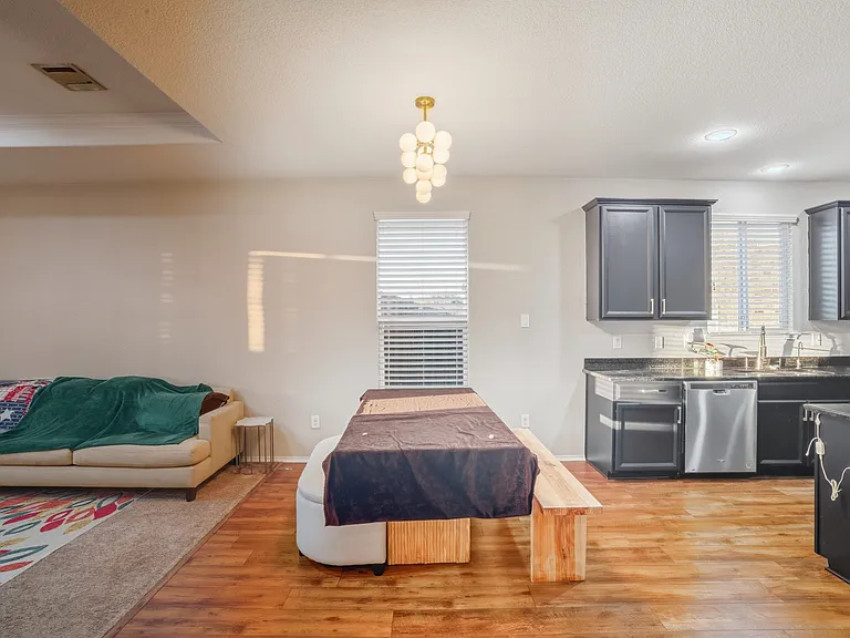 8101 Kurgan Trl — Photo 12