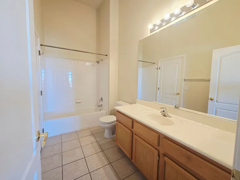 700 Carnegie St #222 — Photo 15