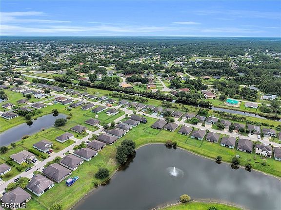 3rd image of 169 Shadow Lakes Dr