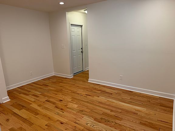 3rd image of 921A Concordia Ln