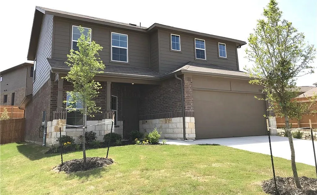 4 bed, 2.5 bath, 2341 sqft, $2,300 — Photo 1